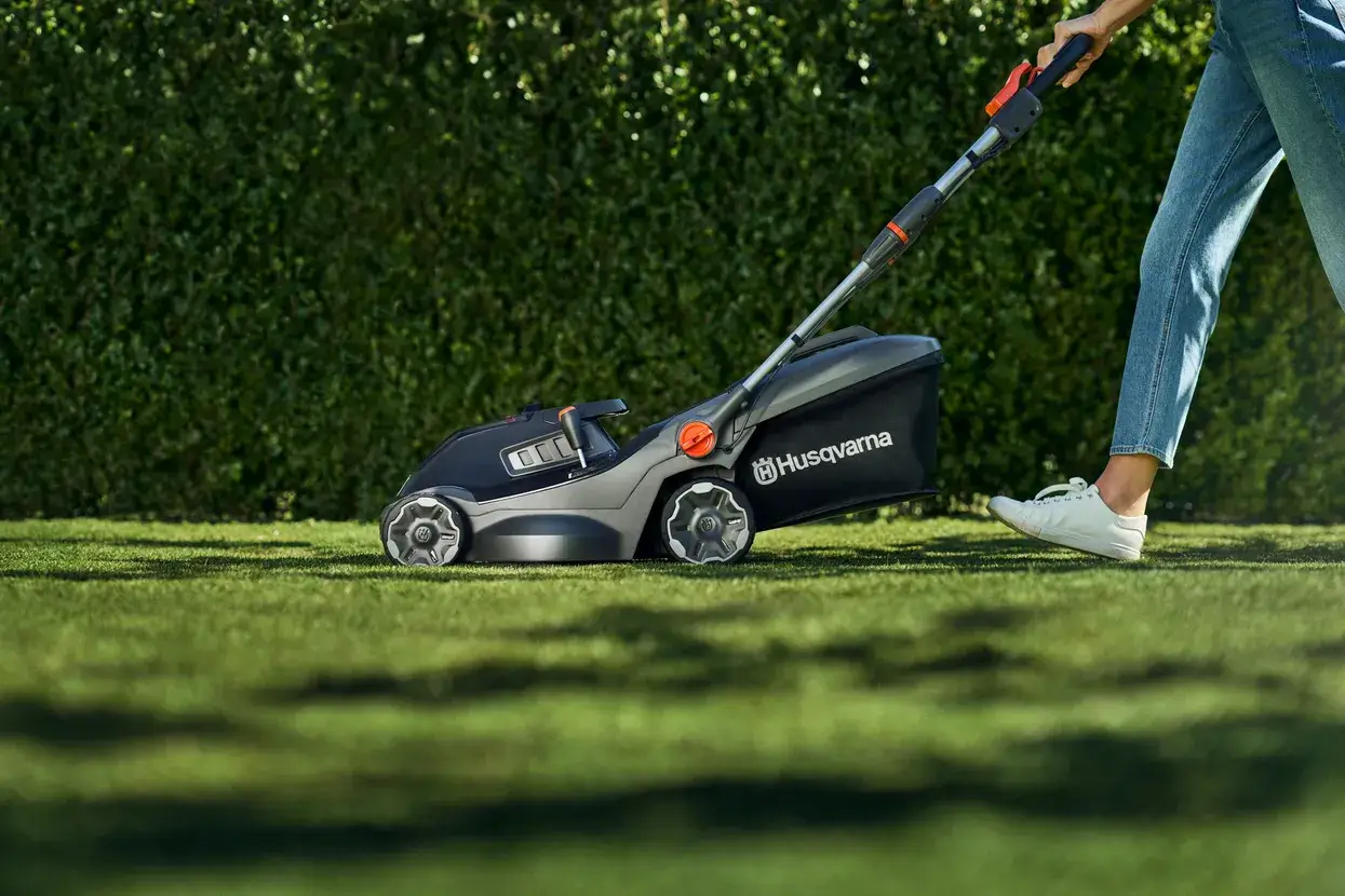 Husqvarna Aspire™ LC34-P4A