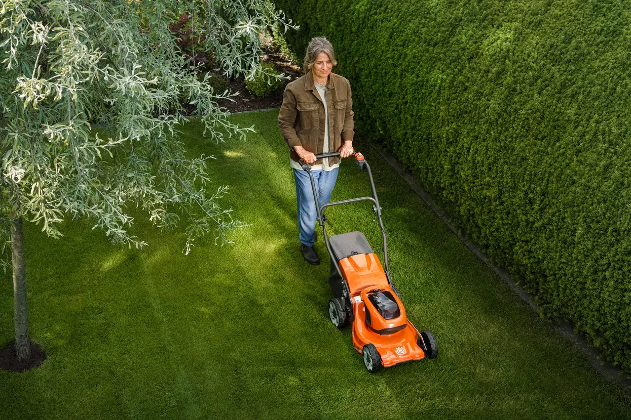 Husqvarna LC137i