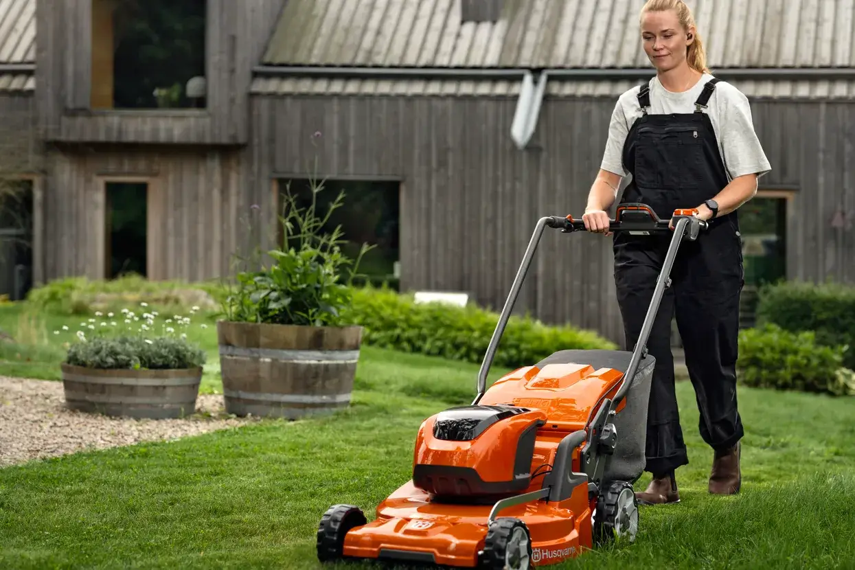 Husqvarna LC 353iVX