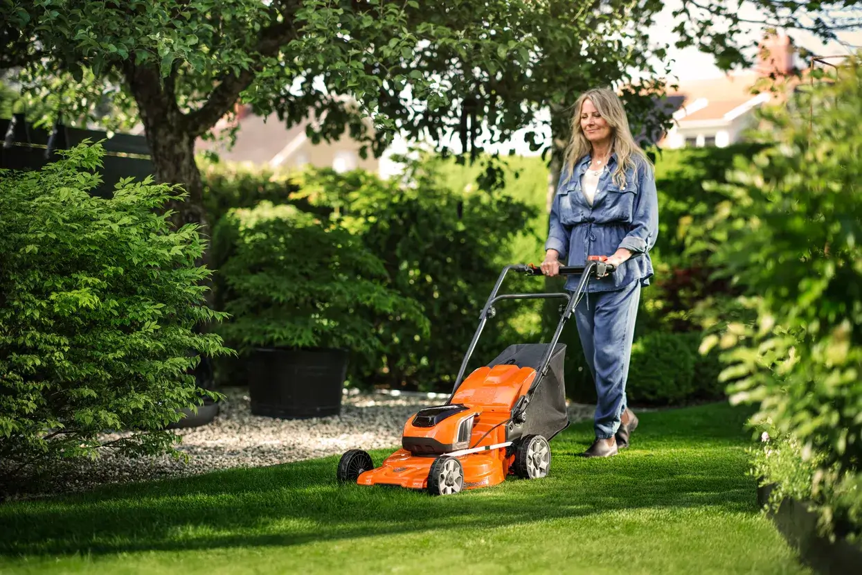 Husqvarna LC 142i