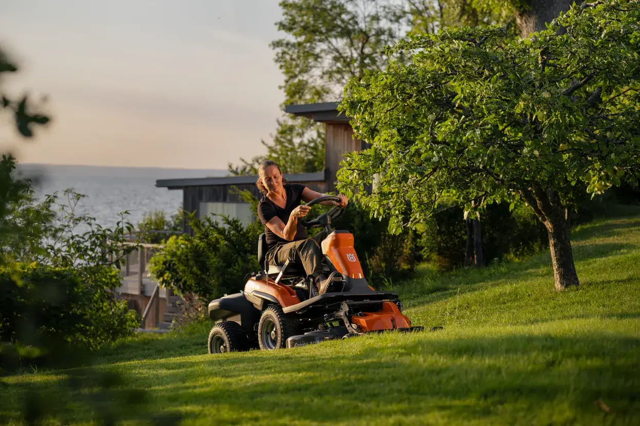 Husqvarna R 200iX AWD