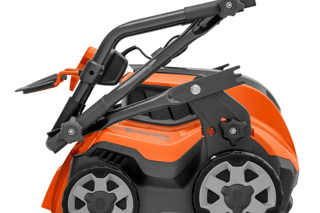 Verticuteermachine Husqvarna S 138i