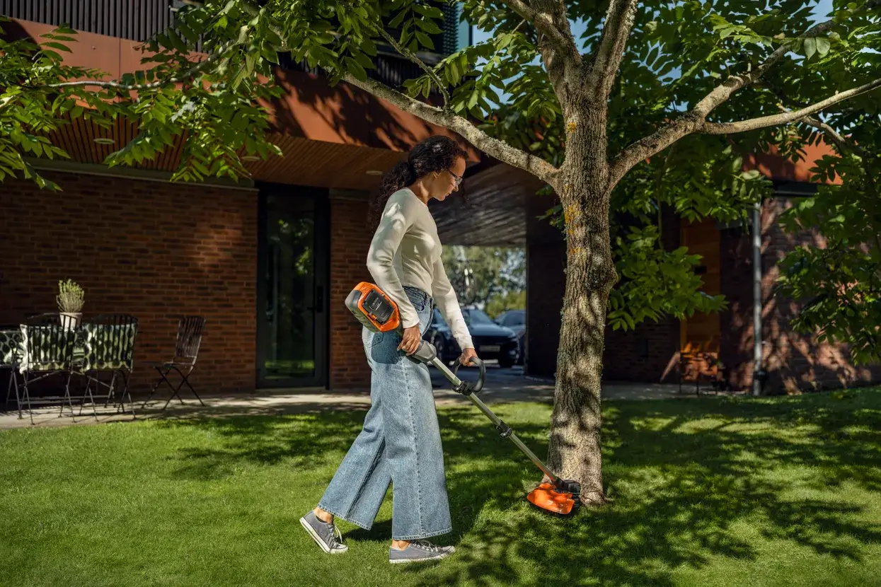 Husqvarna 215iL