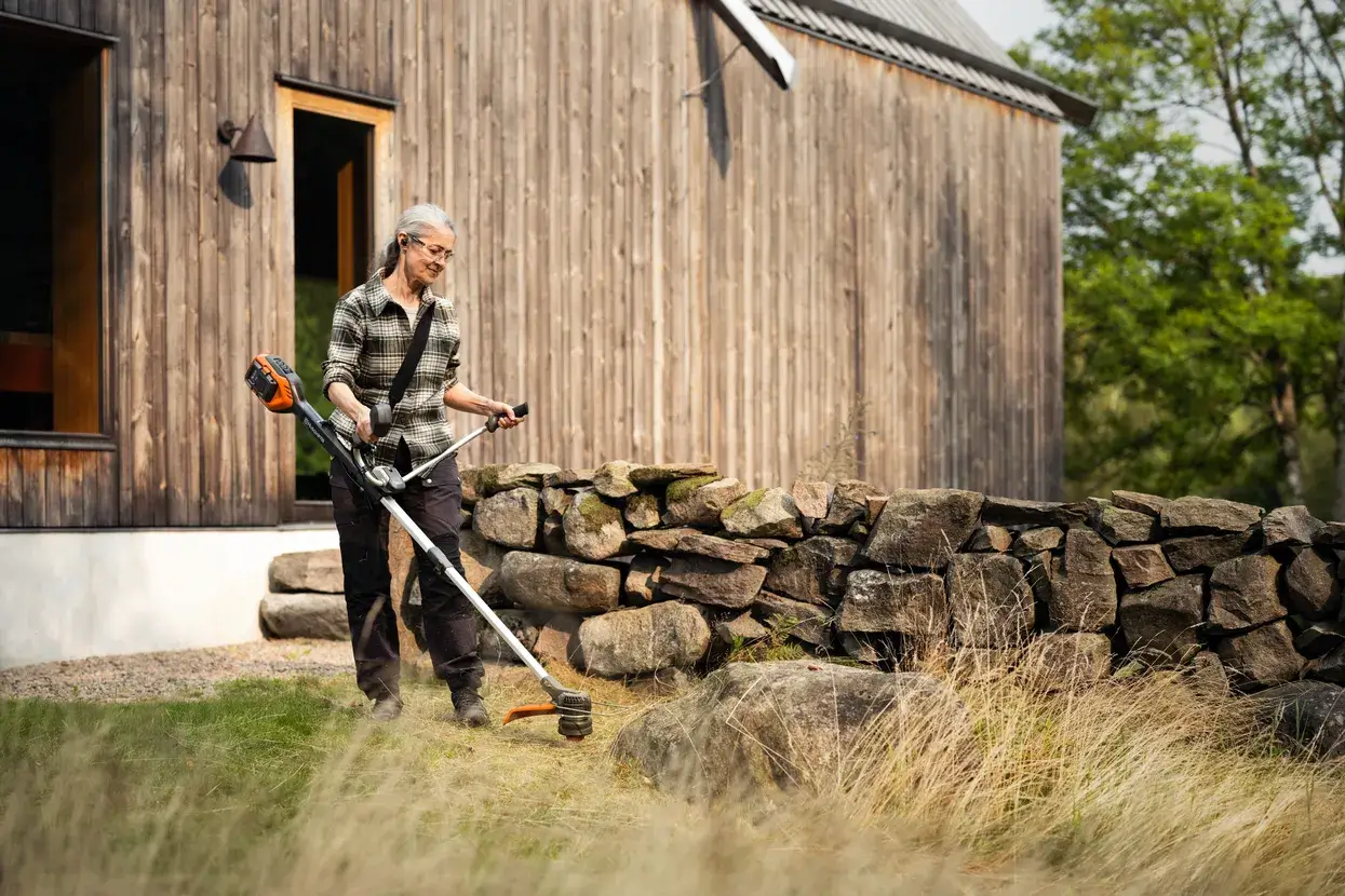 Husqvarna 220iR met accu en lader